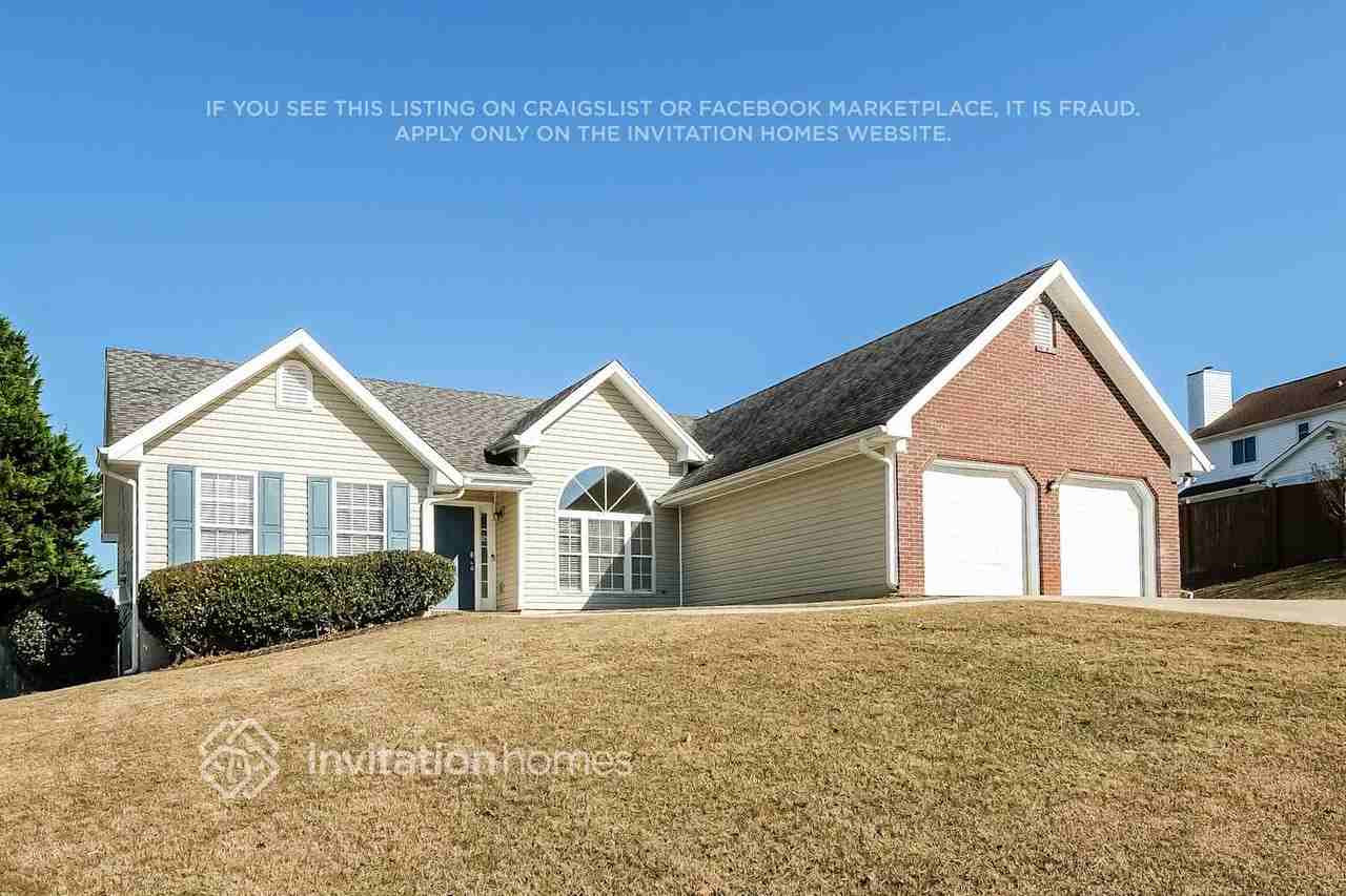 890 Madison Chase Way - Photo 2 of 17