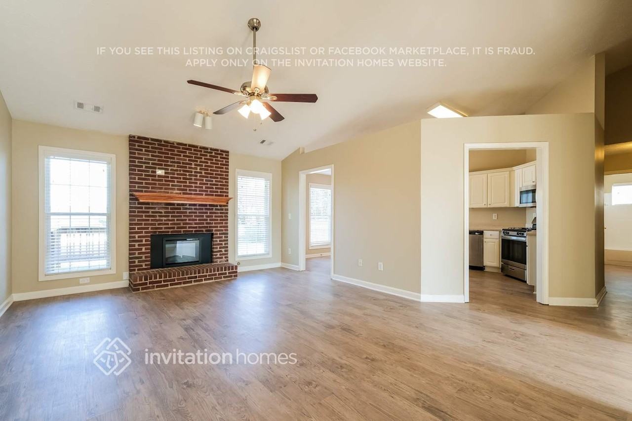 890 Madison Chase Way - Photo 5 of 17