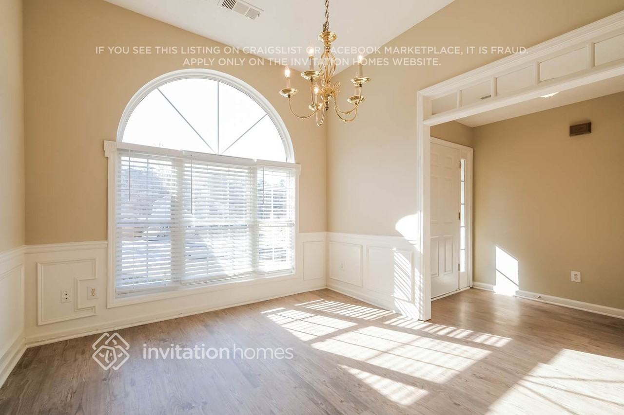 890 Madison Chase Way - Photo 6 of 17