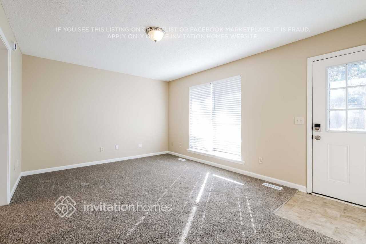 6317 Mitchell Creek Dr - Photo 6 of 19