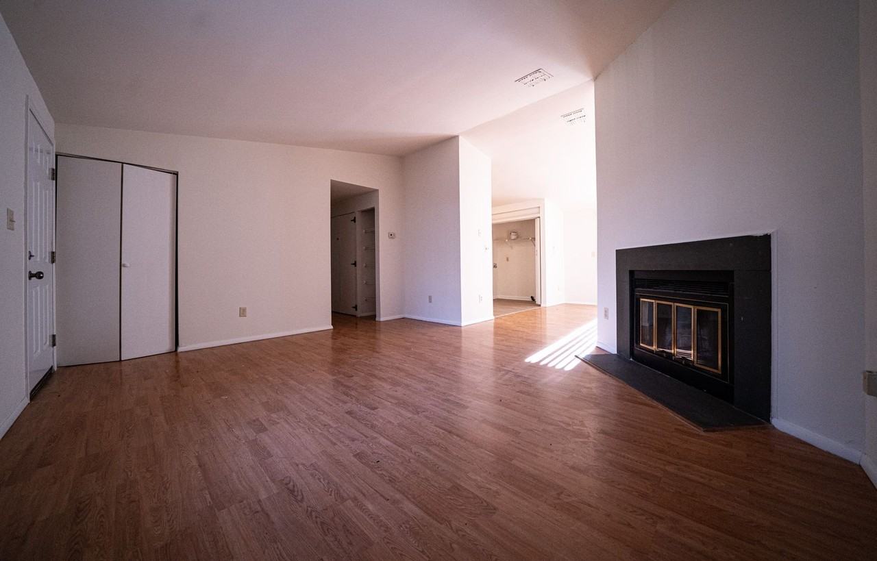 5423 Jaslie Lane - Photo 3 of 12