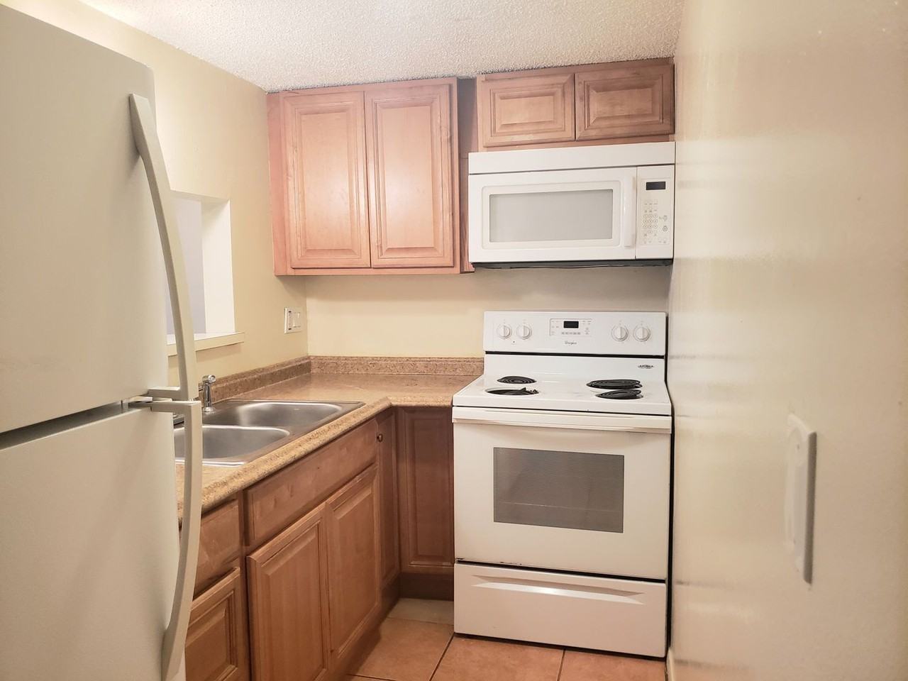 7100 Waterside Drive - Photo 6 of 13