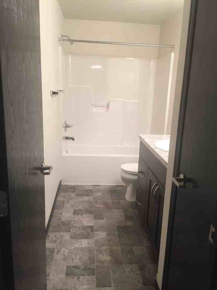 907 Eaglewood Avenue West - Photo 6 of 7