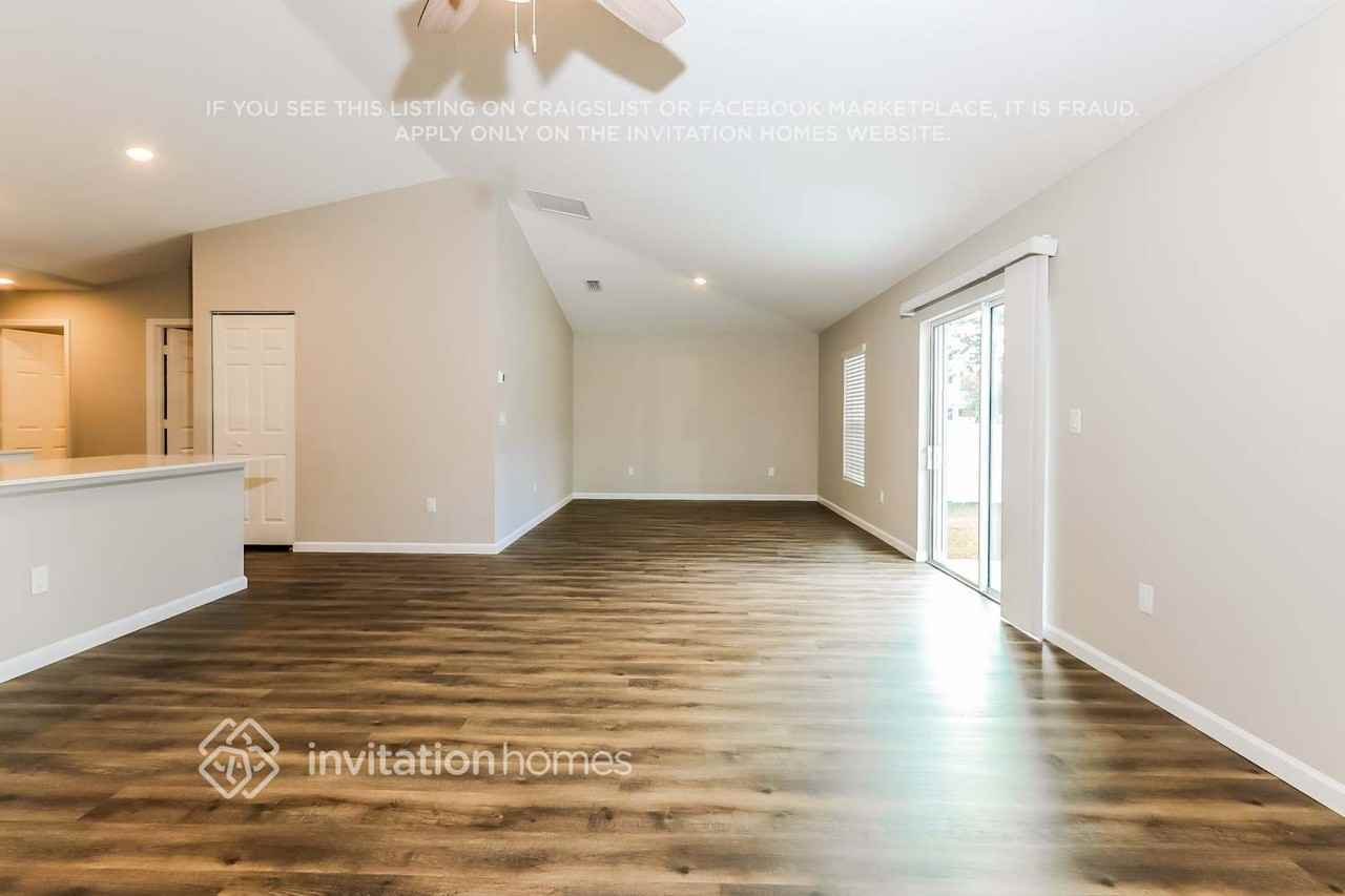 4532 Southwest Floral Street - Photo 6 of 17