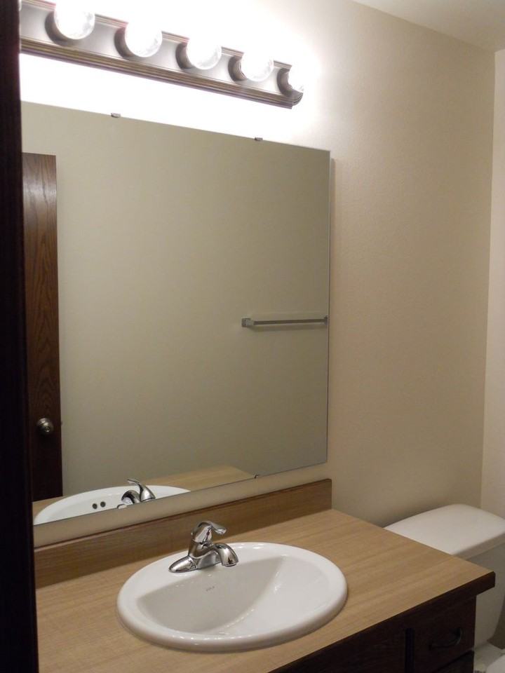 959 30th Ave W - Photo 2 of 16