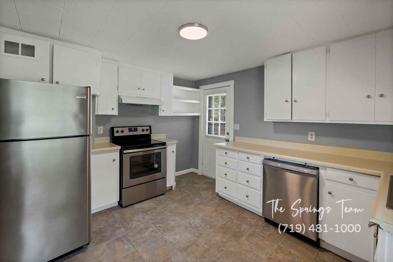 546 1/2 W Saint Vrain St - Photo 6 of 20