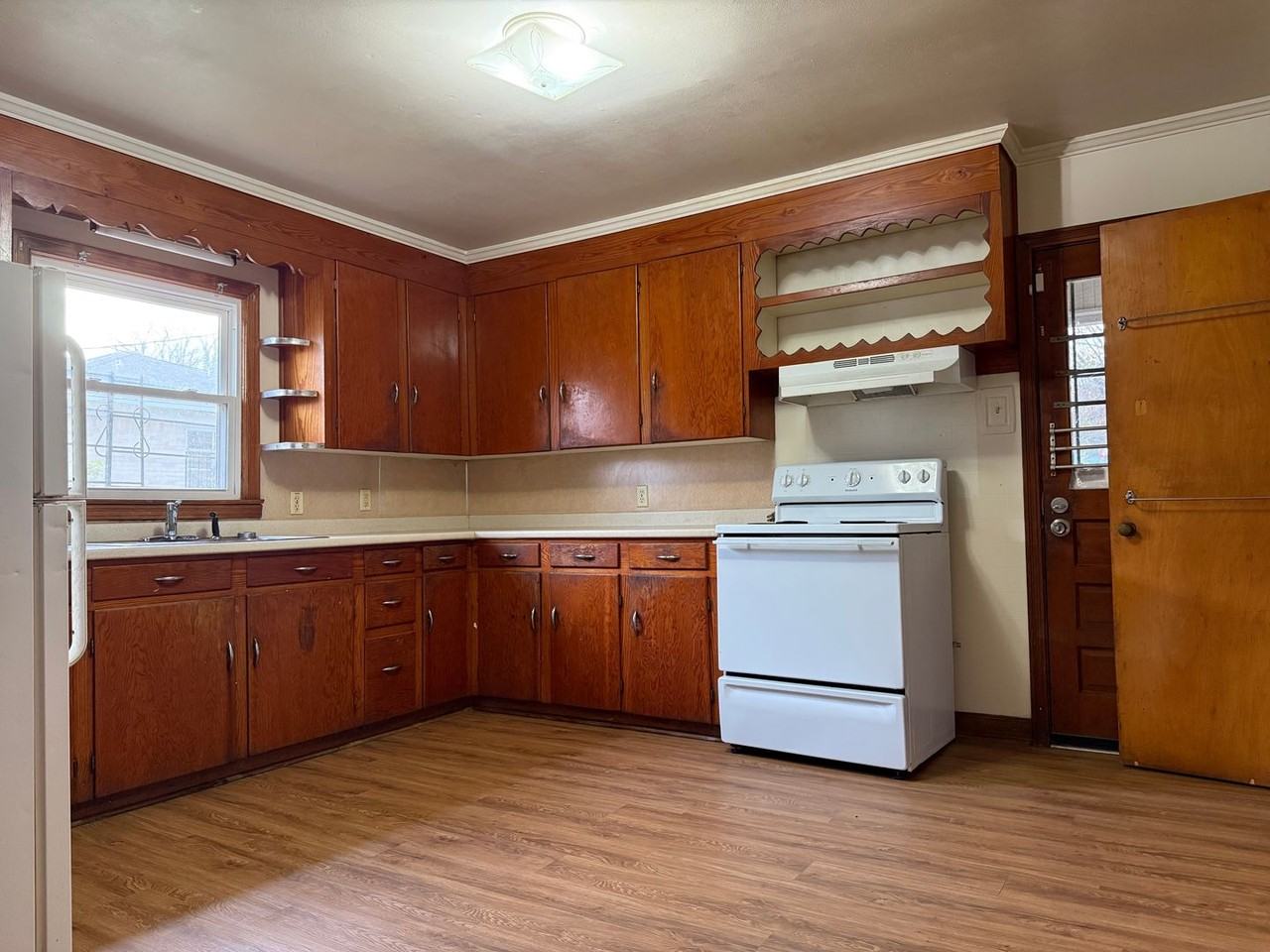 1914 South Van Buren Street - Photo 7 of 20