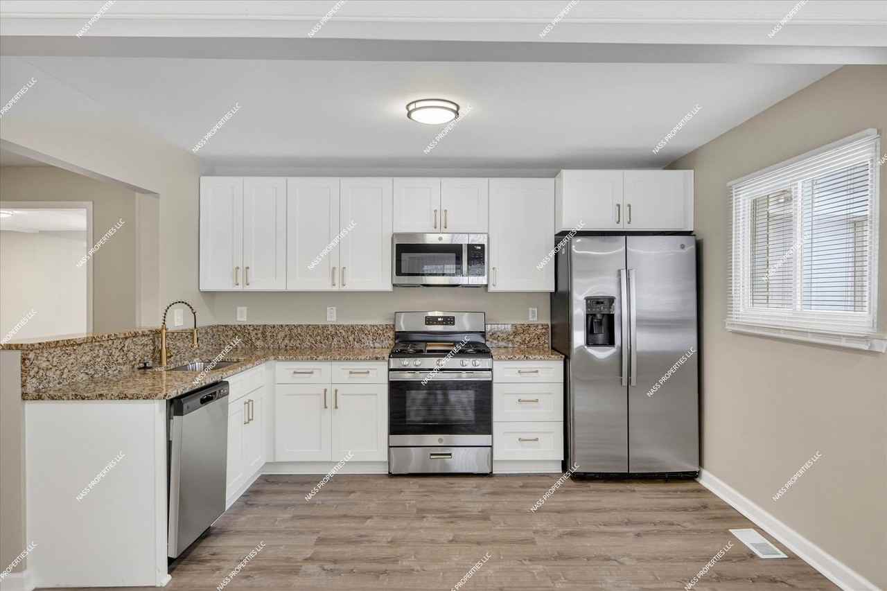 28555 Stuart Avenue - Photo 6 of 28