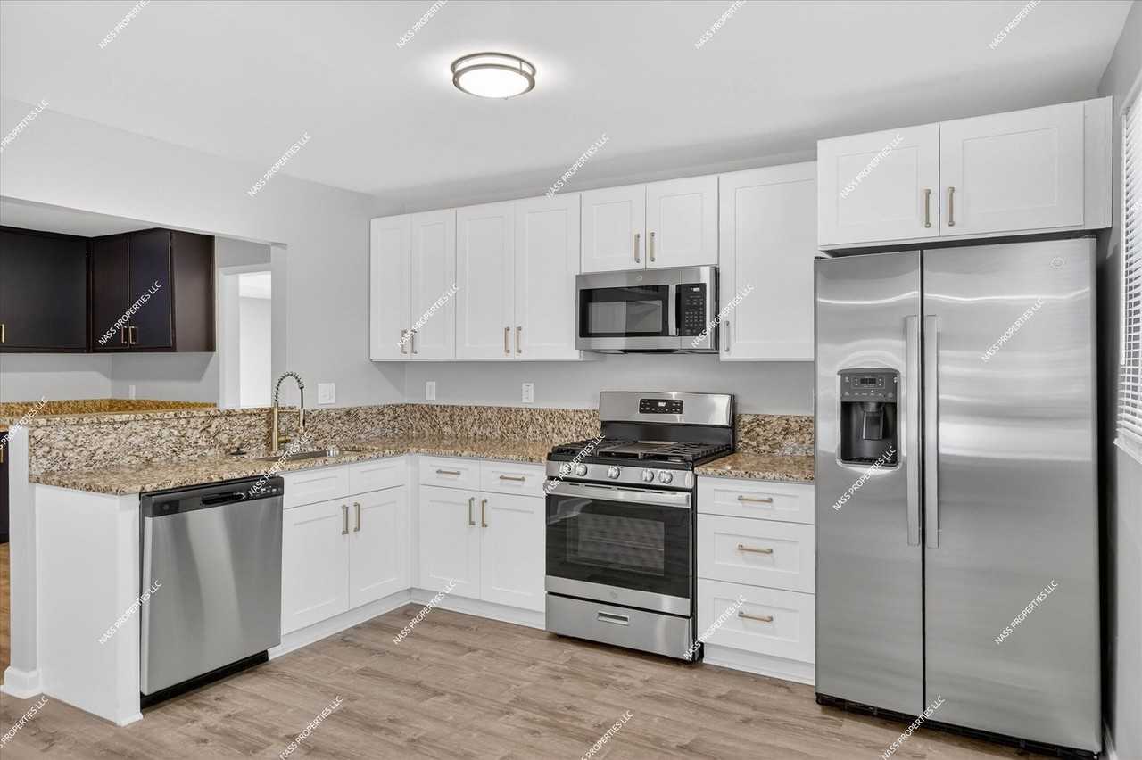 28555 Stuart Avenue - Photo 7 of 28