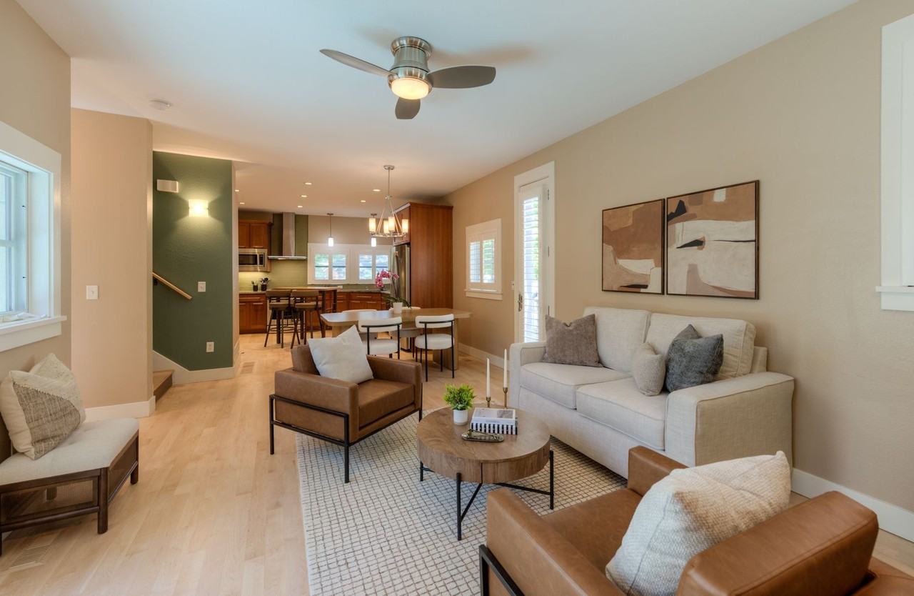 1028 Katy Lane - Photo 2 of 31