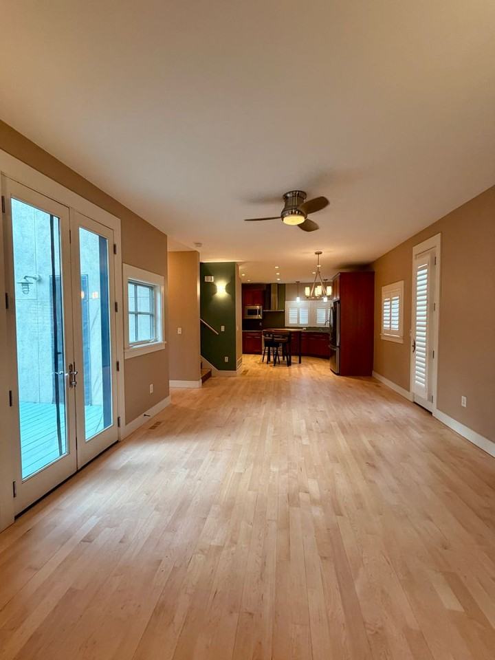 1028 Katy Lane - Photo 3 of 31