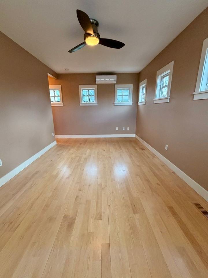 1028 Katy Lane - Photo 7 of 31