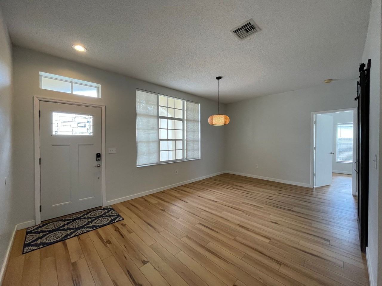 1333 Flaxwood Avenue - Photo 3 of 26