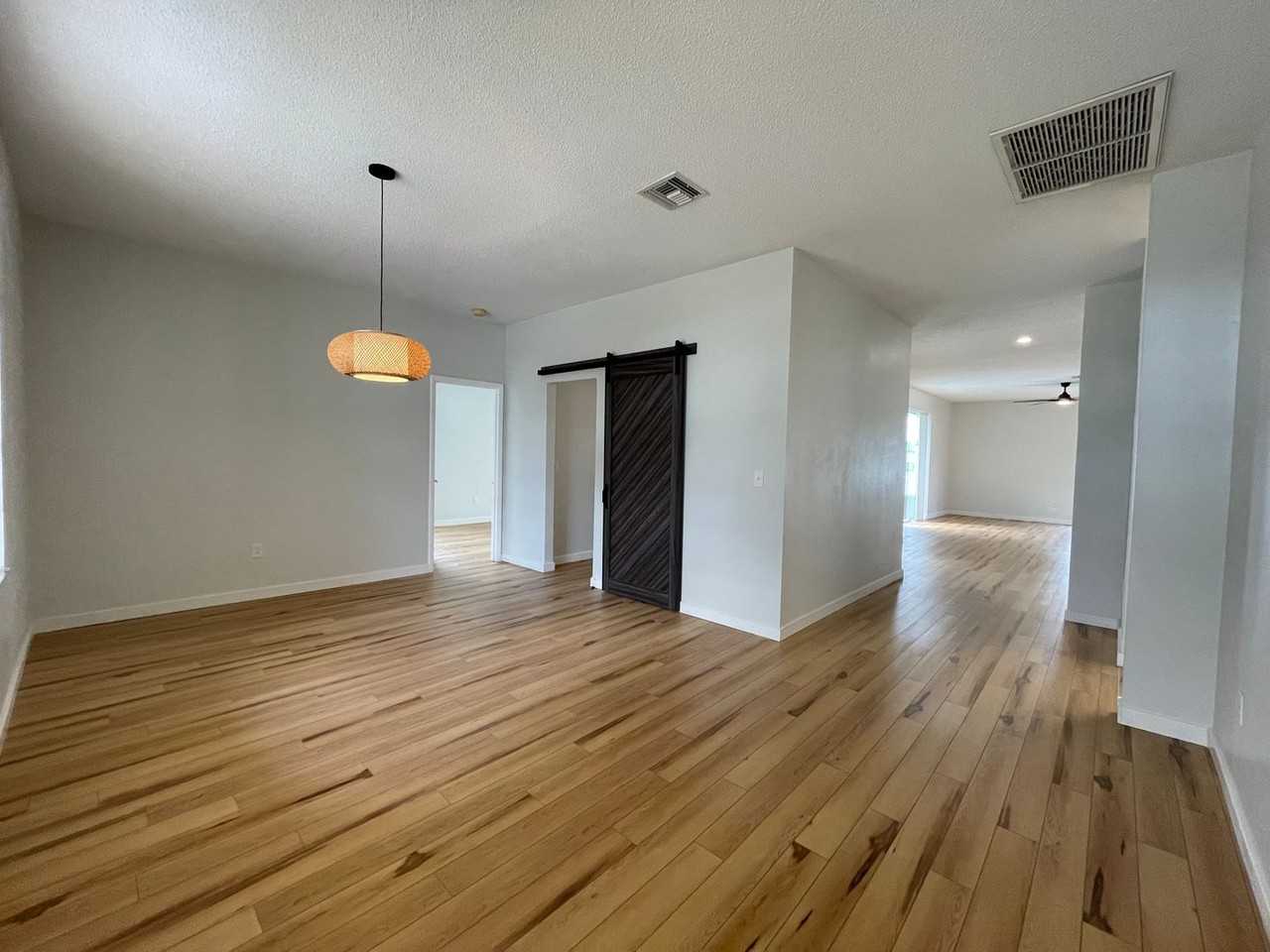 1333 Flaxwood Avenue - Photo 4 of 26