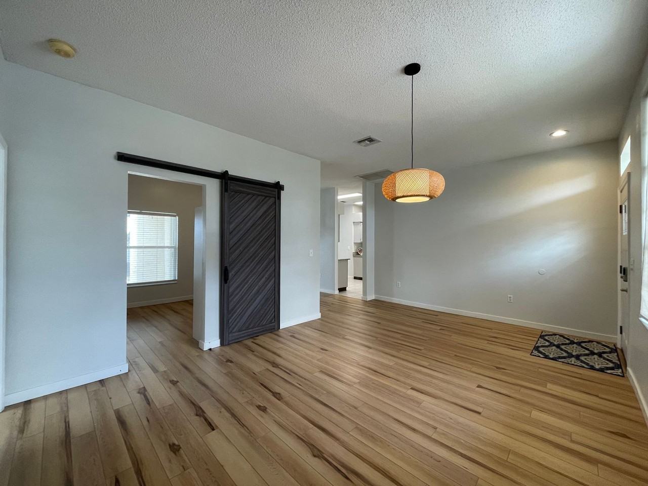 1333 Flaxwood Avenue - Photo 5 of 26