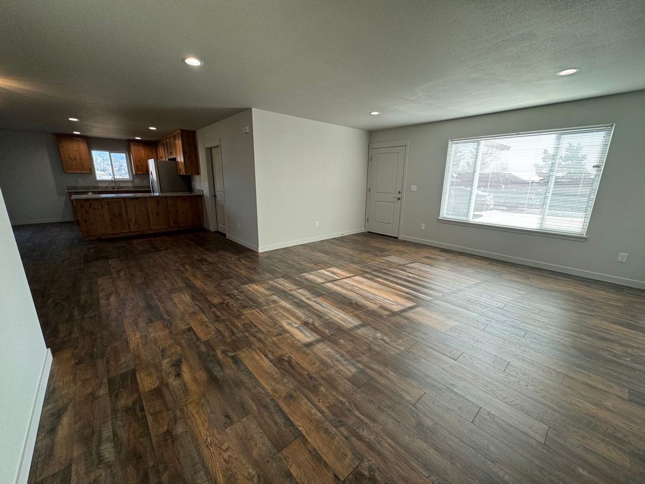 139 Northwest Makah Court - Photo 4 of 24