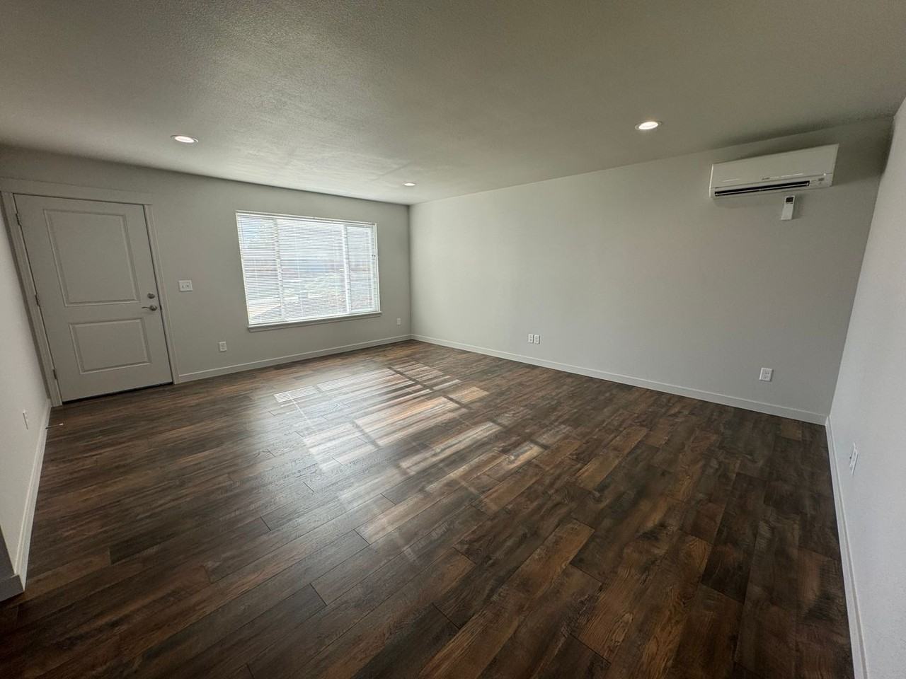 139 Northwest Makah Court - Photo 5 of 24