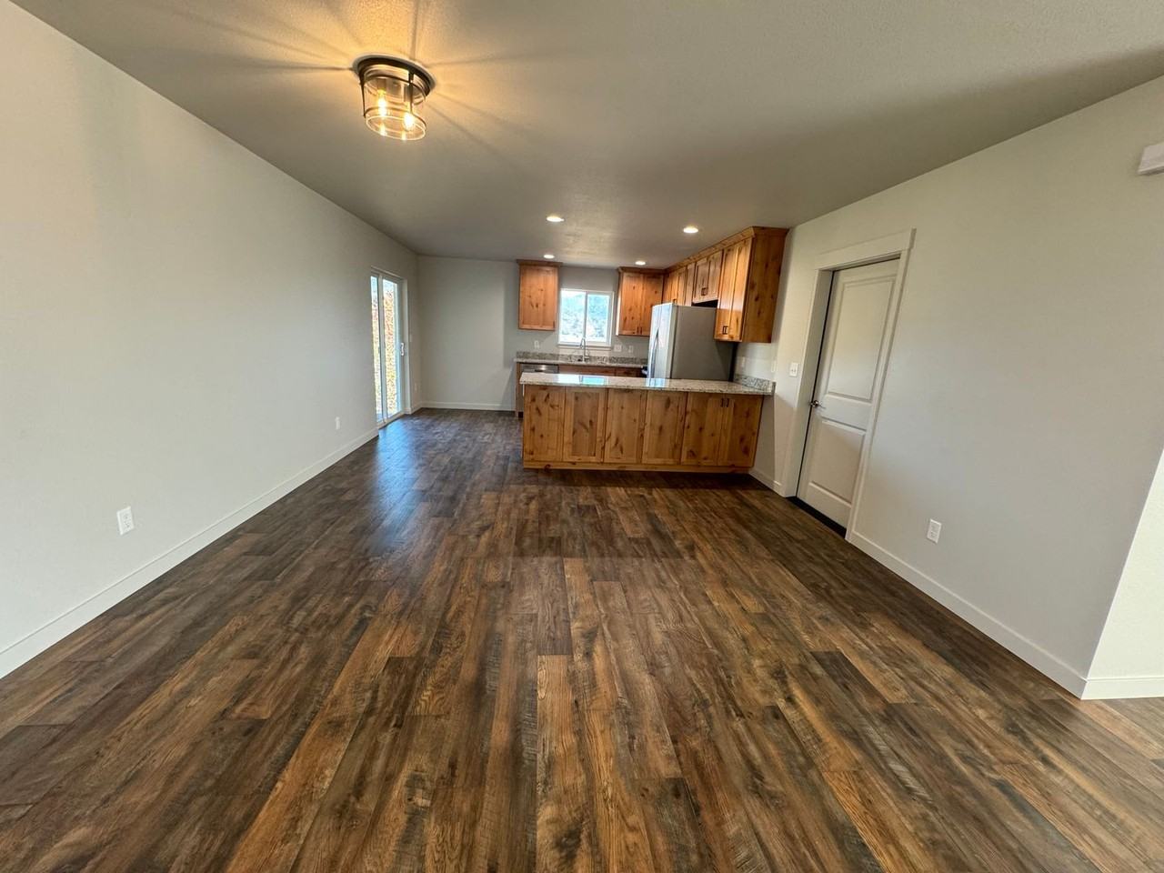 139 Northwest Makah Court - Photo 6 of 24