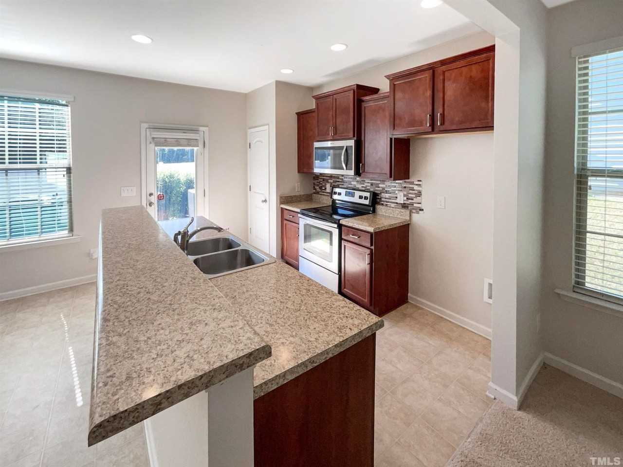 64 East Grove Point - Photo 5 of 14