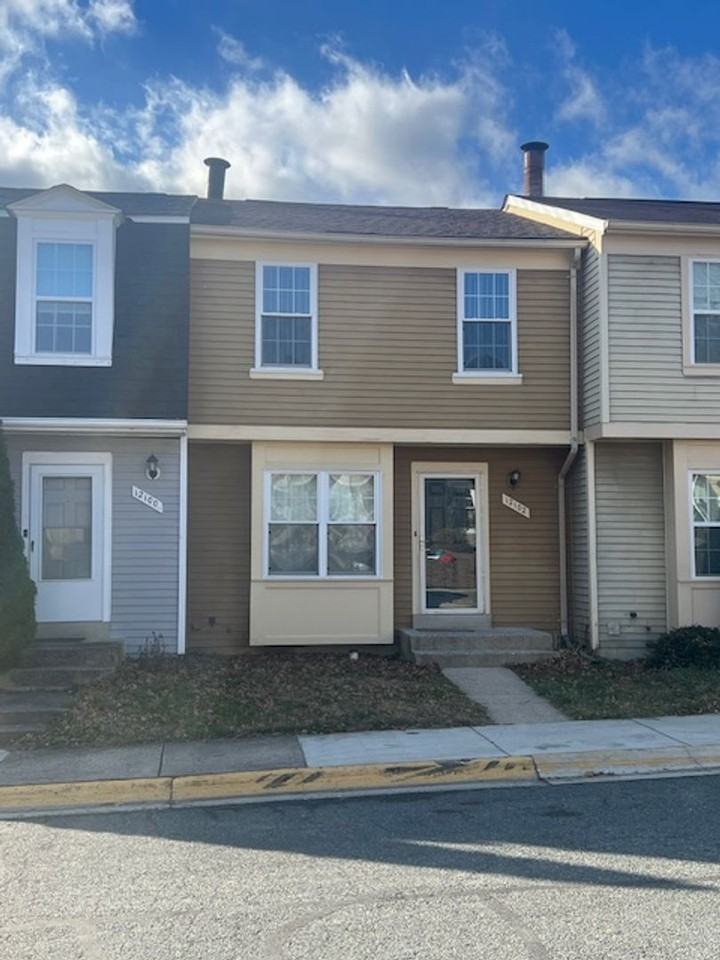 12102 Birdseye Terrace - Photo 3 of 15