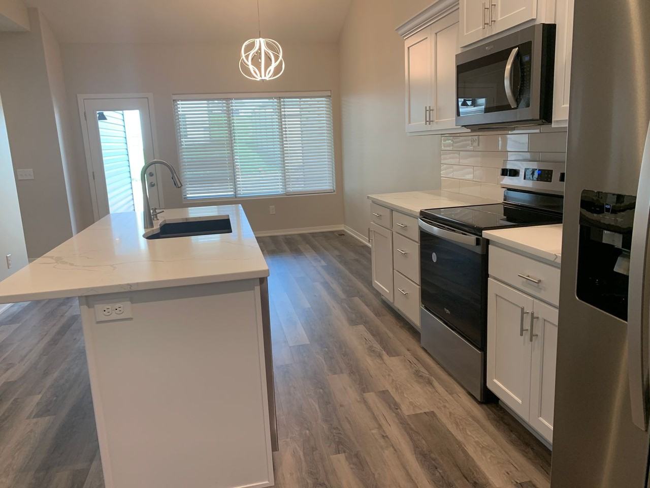 244 Deep Water Drive - Photo 4 of 26