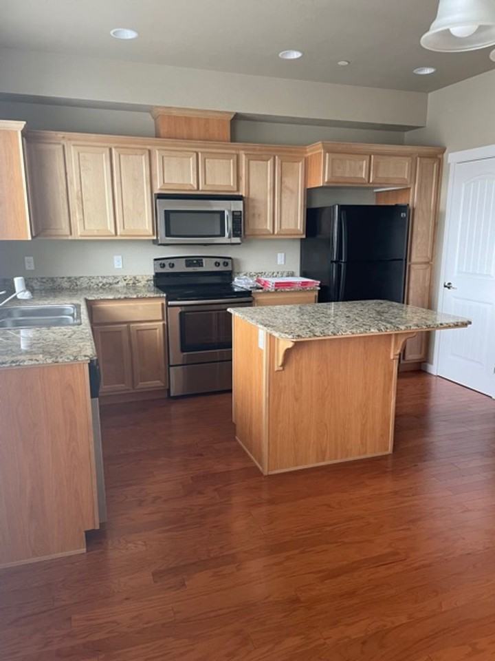 818 Overcup Street - Photo 4 of 20