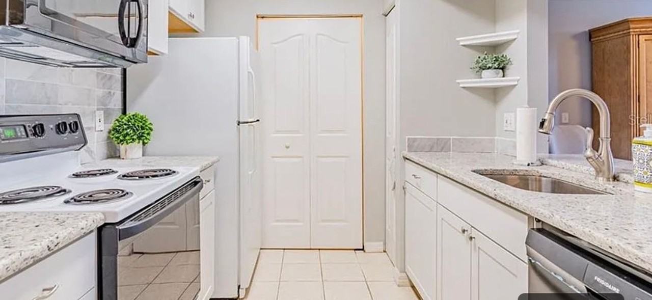 700 Siena Palm Drive - Photo 3 of 17