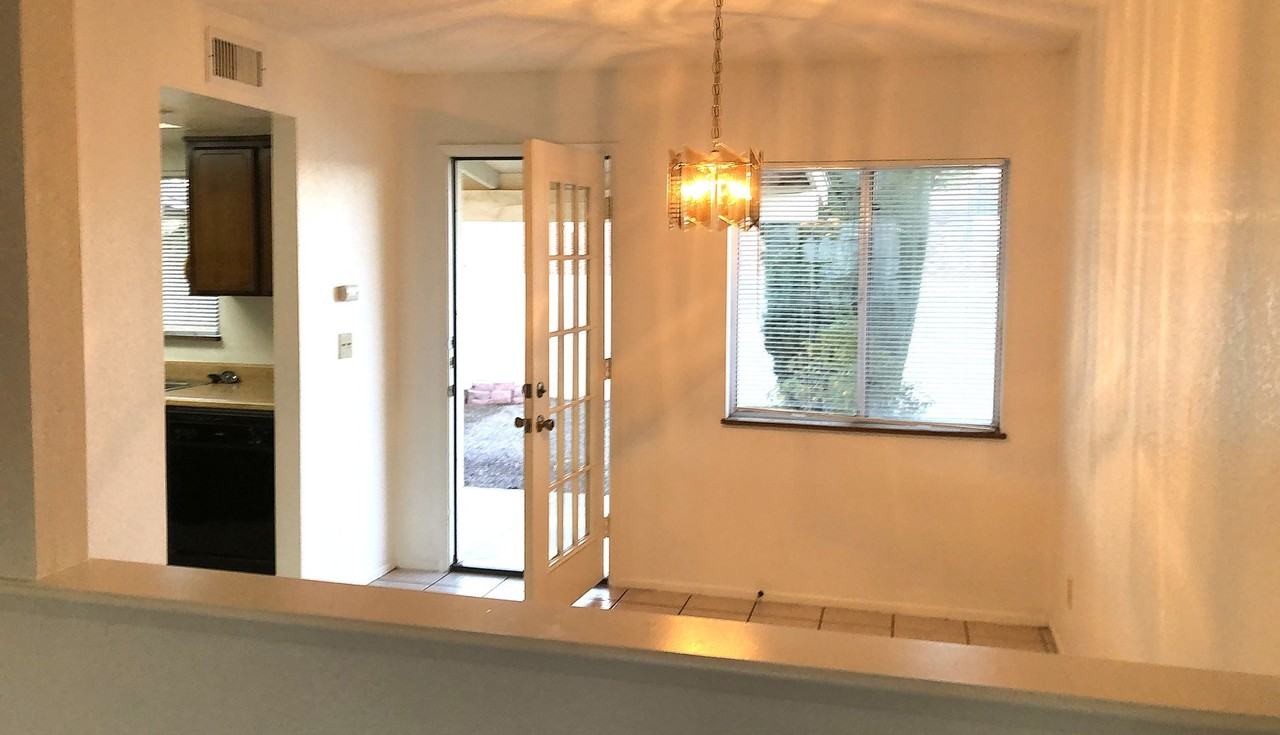 4036 Shadow Crest Drive - Photo 5 of 17