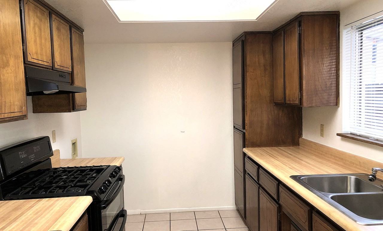 4036 Shadow Crest Drive - Photo 7 of 17