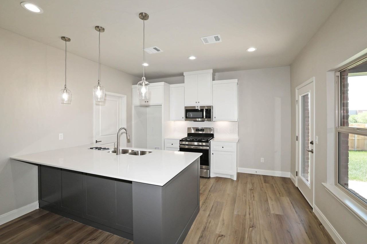 4707 Carmel Avenue - Photo 3 of 19