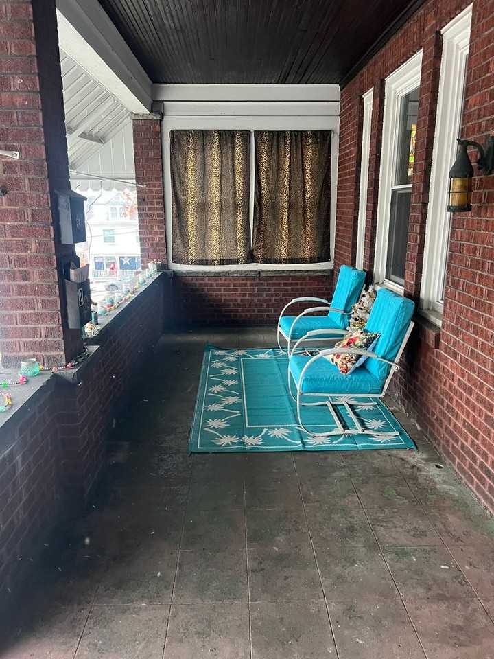 705 Short Street - Photo 2 of 5