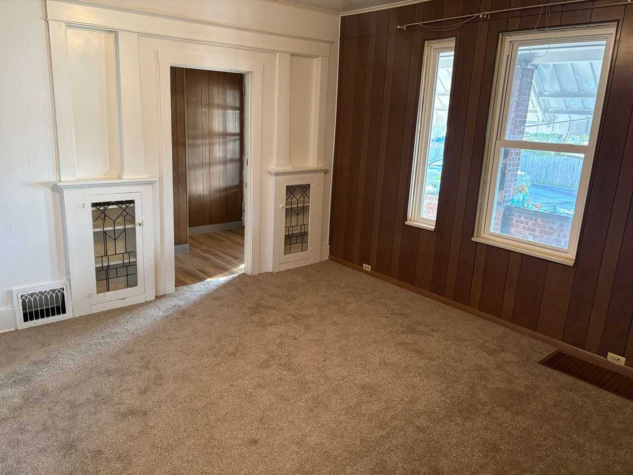 705 Short Street - Photo 3 of 5