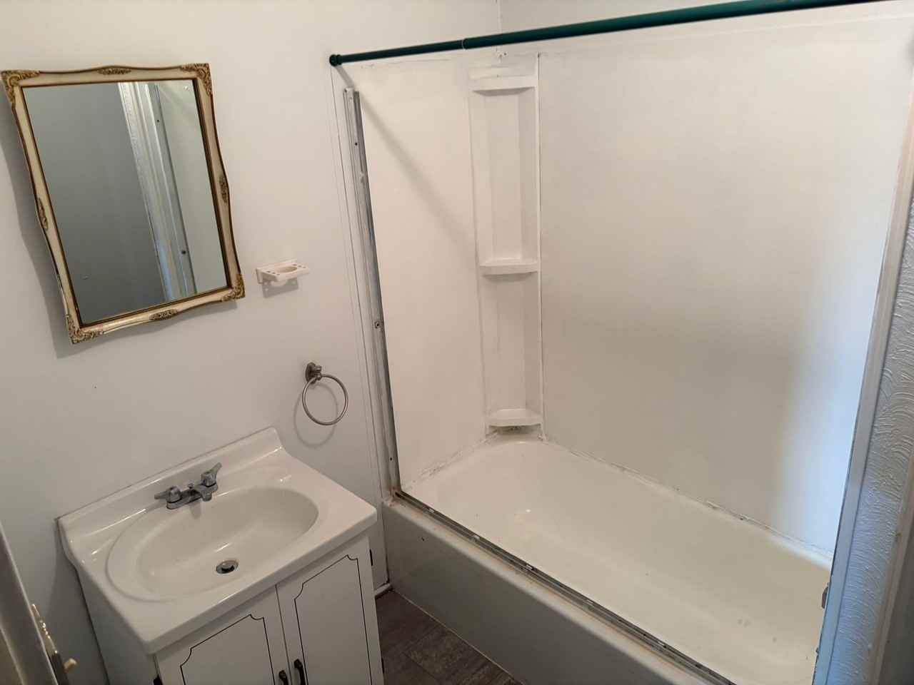 705 Short Street - Photo 4 of 5