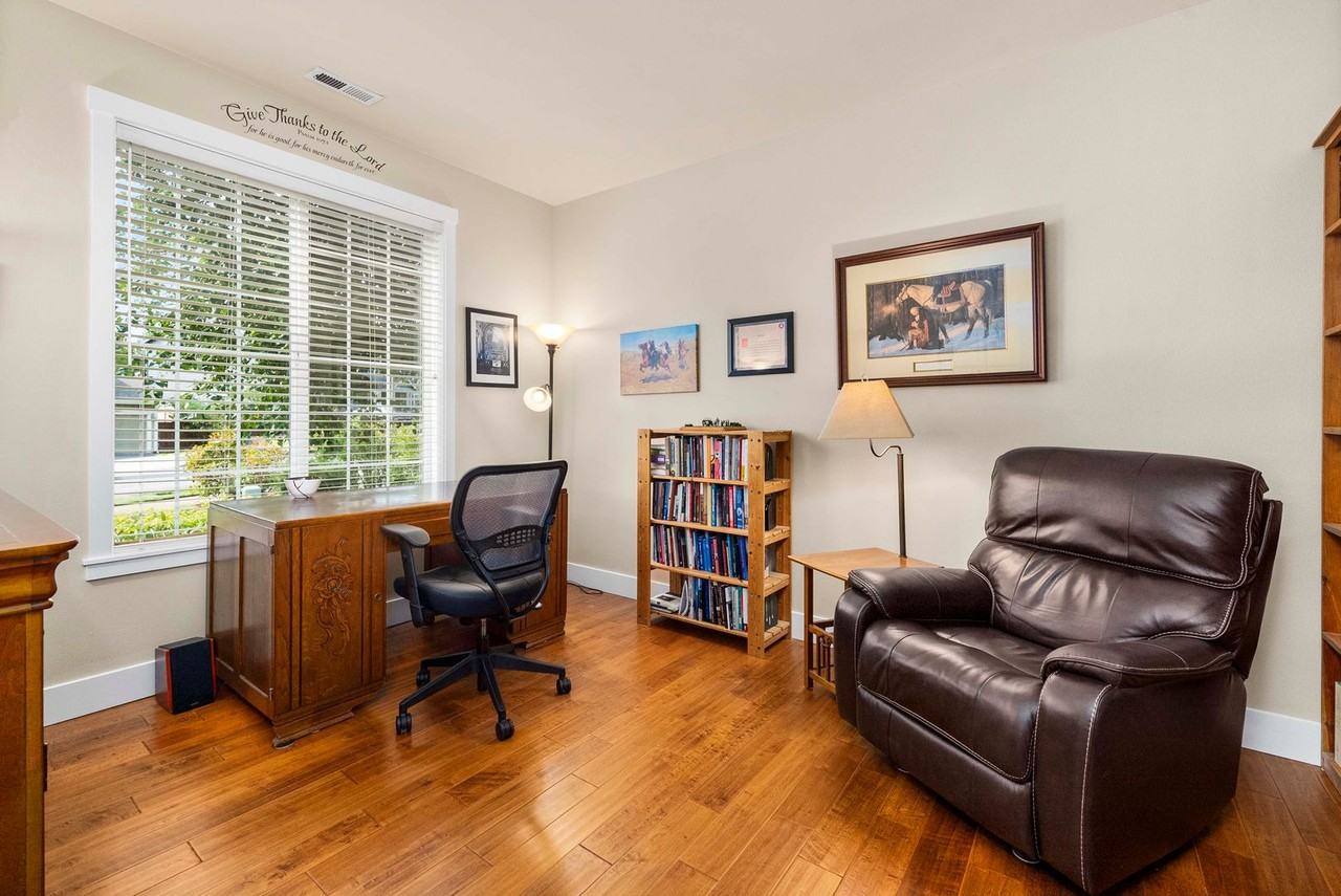 2030 Nelson Street - Photo 4 of 44