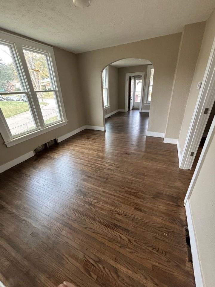 1300 26th Street - Photo 3 of 5