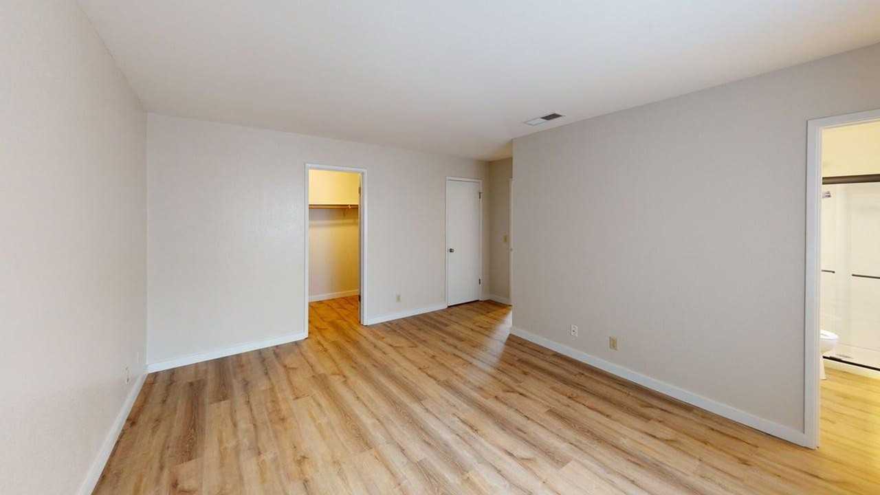 1653 Rainier Avenue - Photo 5 of 13