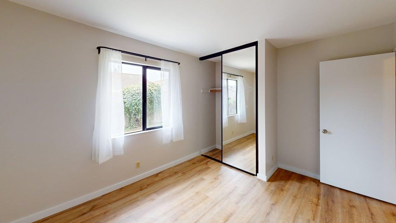 1653 Rainier Avenue - Photo 7 of 13