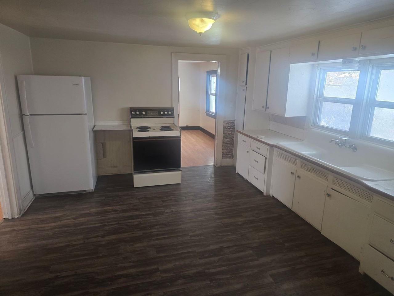 921 North Maple Avenue - Photo 2 of 13