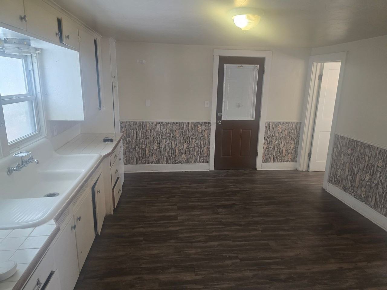 921 North Maple Avenue - Photo 4 of 13