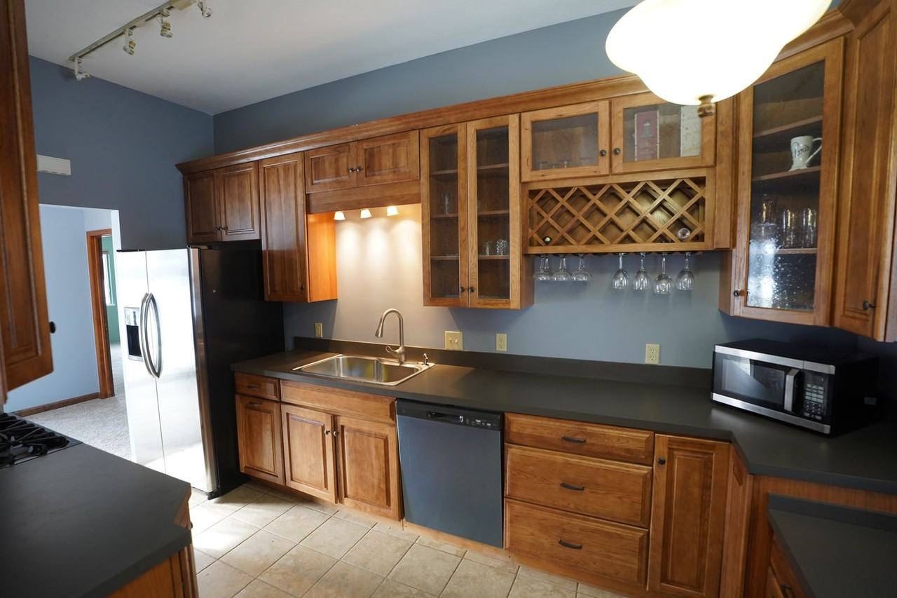 26913 Westwood Lane - Photo 2 of 24