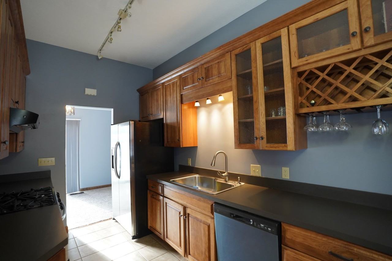 26913 Westwood Lane - Photo 4 of 24