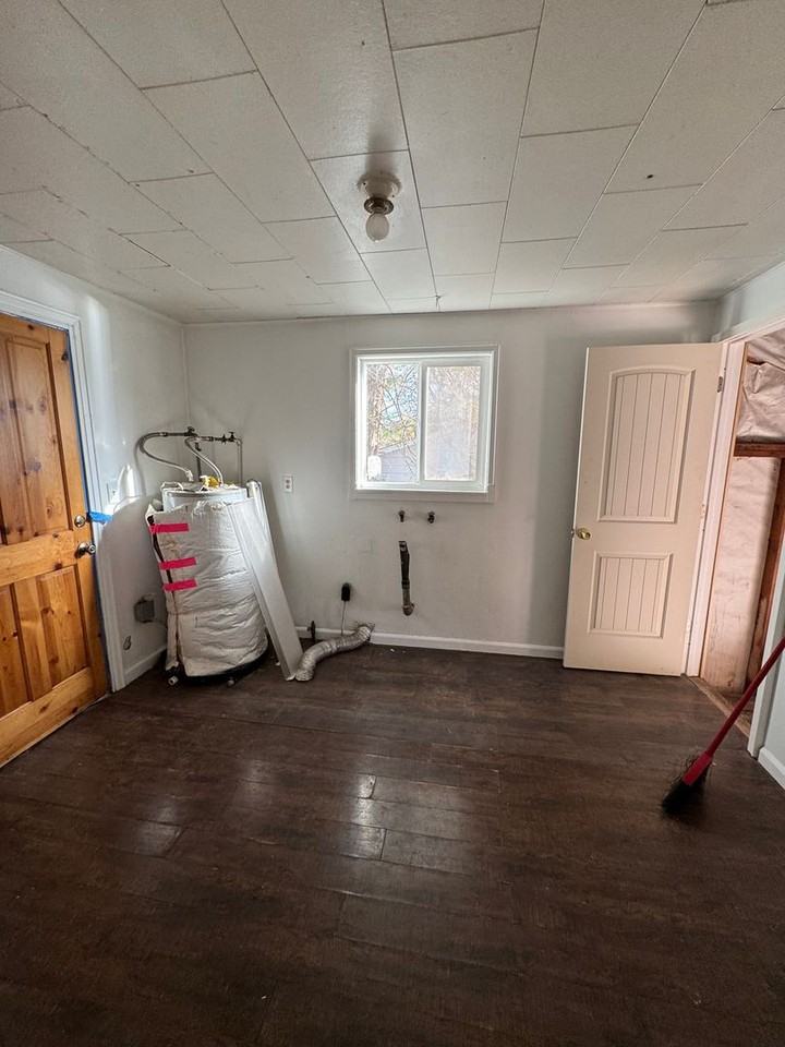 637 Northeast Christian Street - Photo 6 of 9