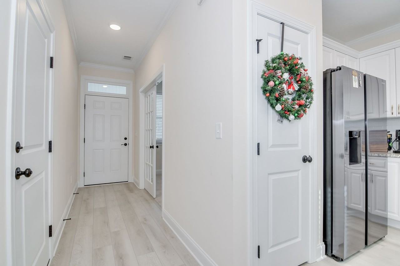 34 Coslett Drive - Photo 5 of 34