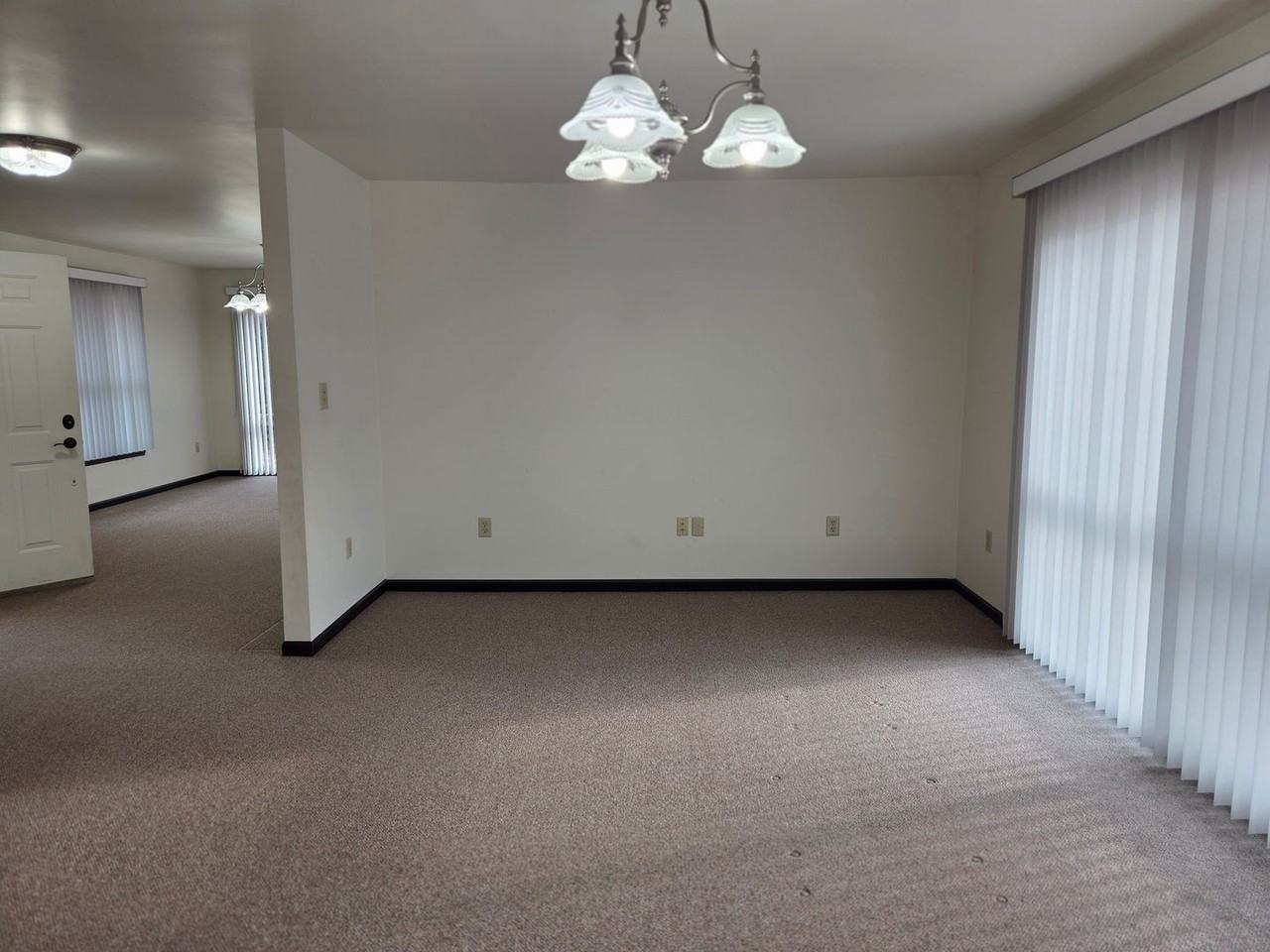 10526 Buena Vista Boulevard - Photo 7 of 26