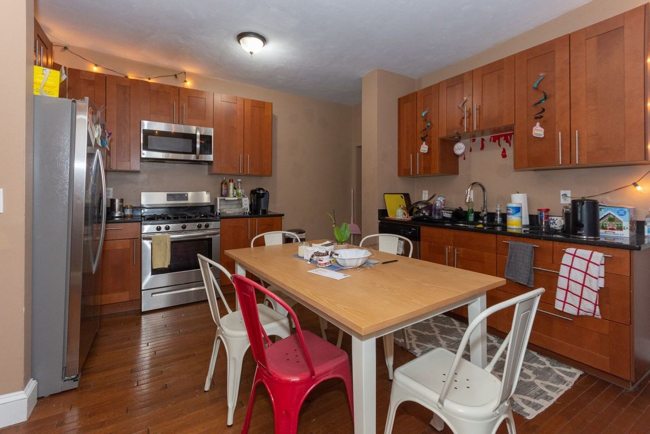 1 Glenville Avenue - Photo 7 of 13