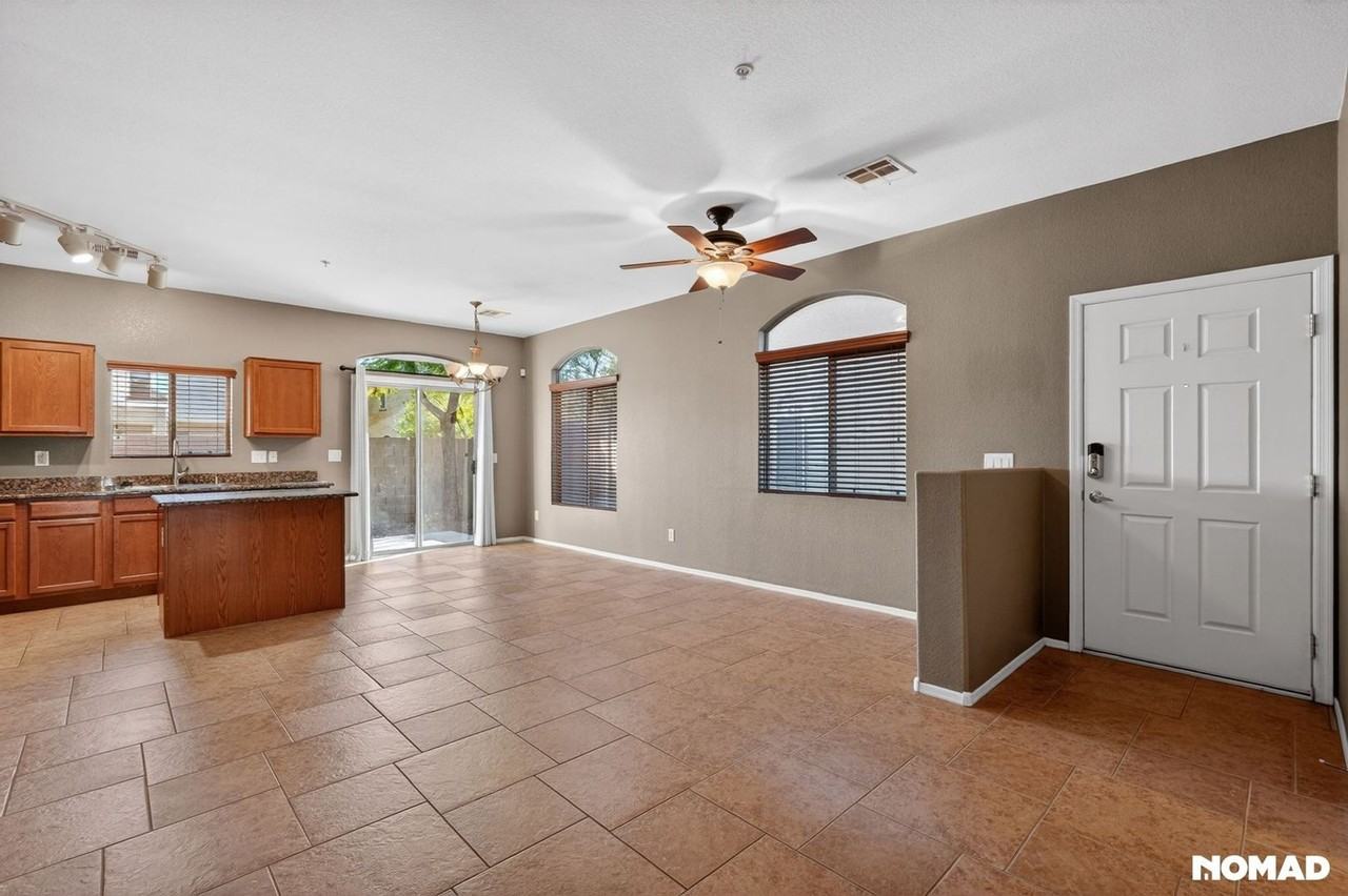 2725 E Mine Creek Rd - Photo 5 of 23