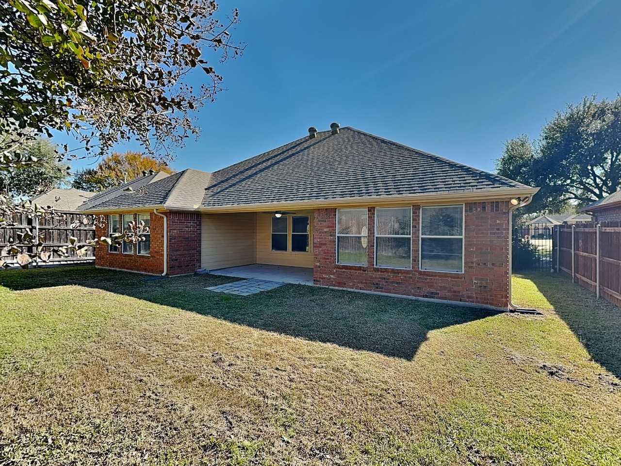 1132 Westgrove Dr - Photo 2 of 19