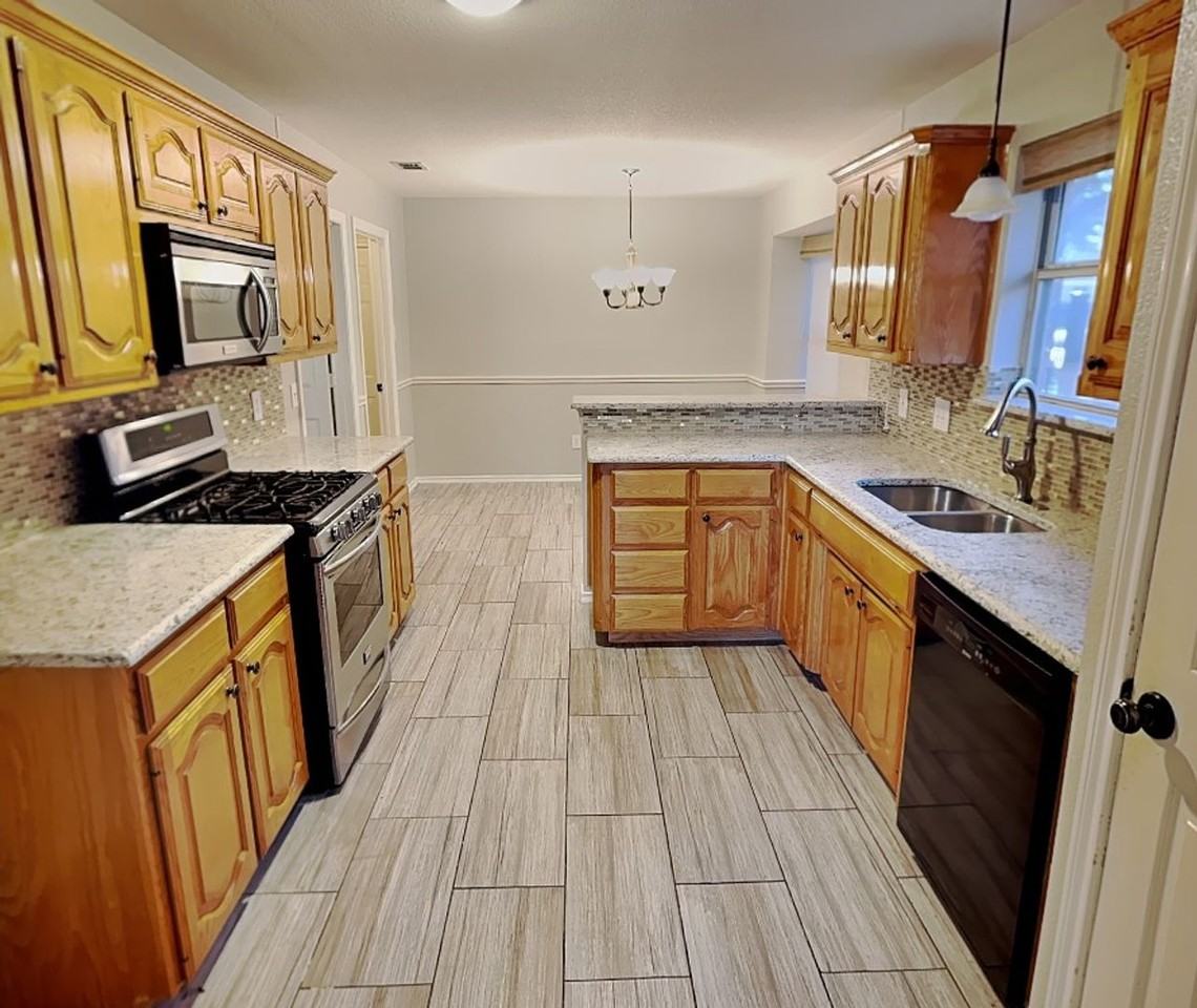 1132 Westgrove Dr - Photo 5 of 19