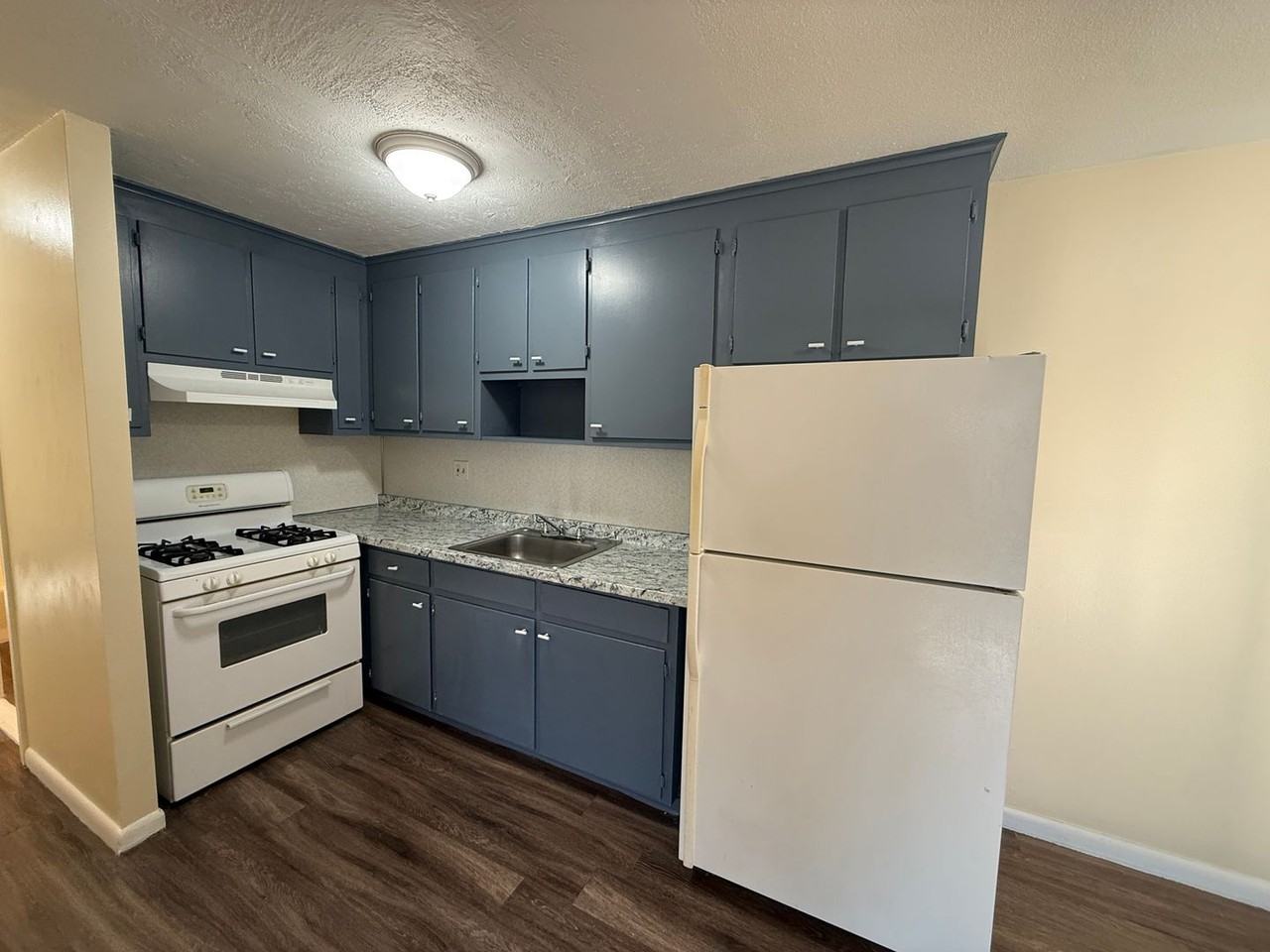 17 Edgewood Avenue - Photo 3 of 9