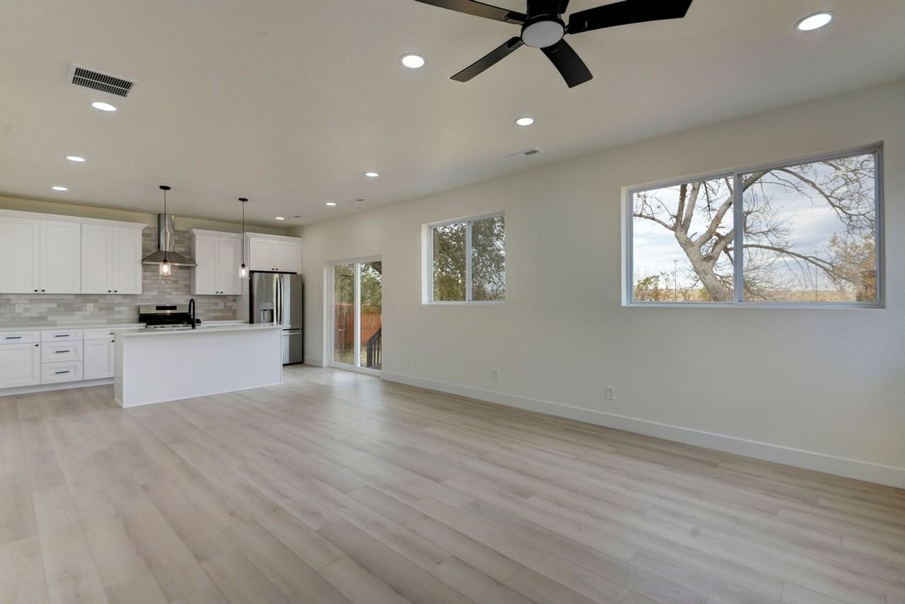 7001 West 48th Avenue - Photo 4 of 13